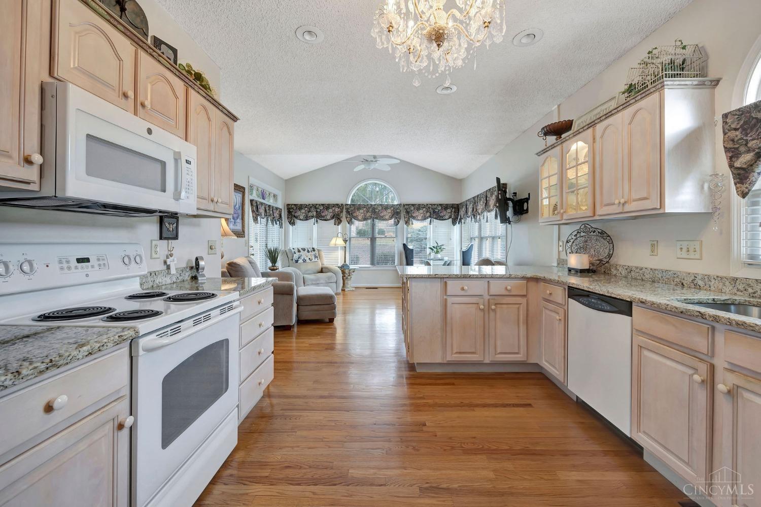 1628 Thall Drive, Hamilton, Ohio image 26