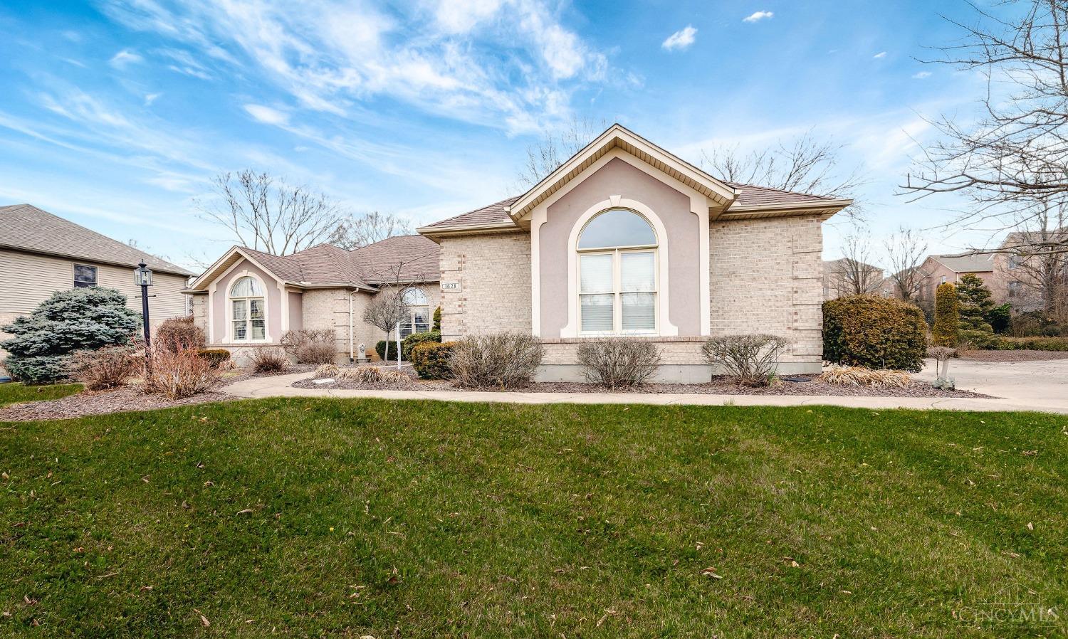 1628 Thall Drive, Hamilton, Ohio image 2