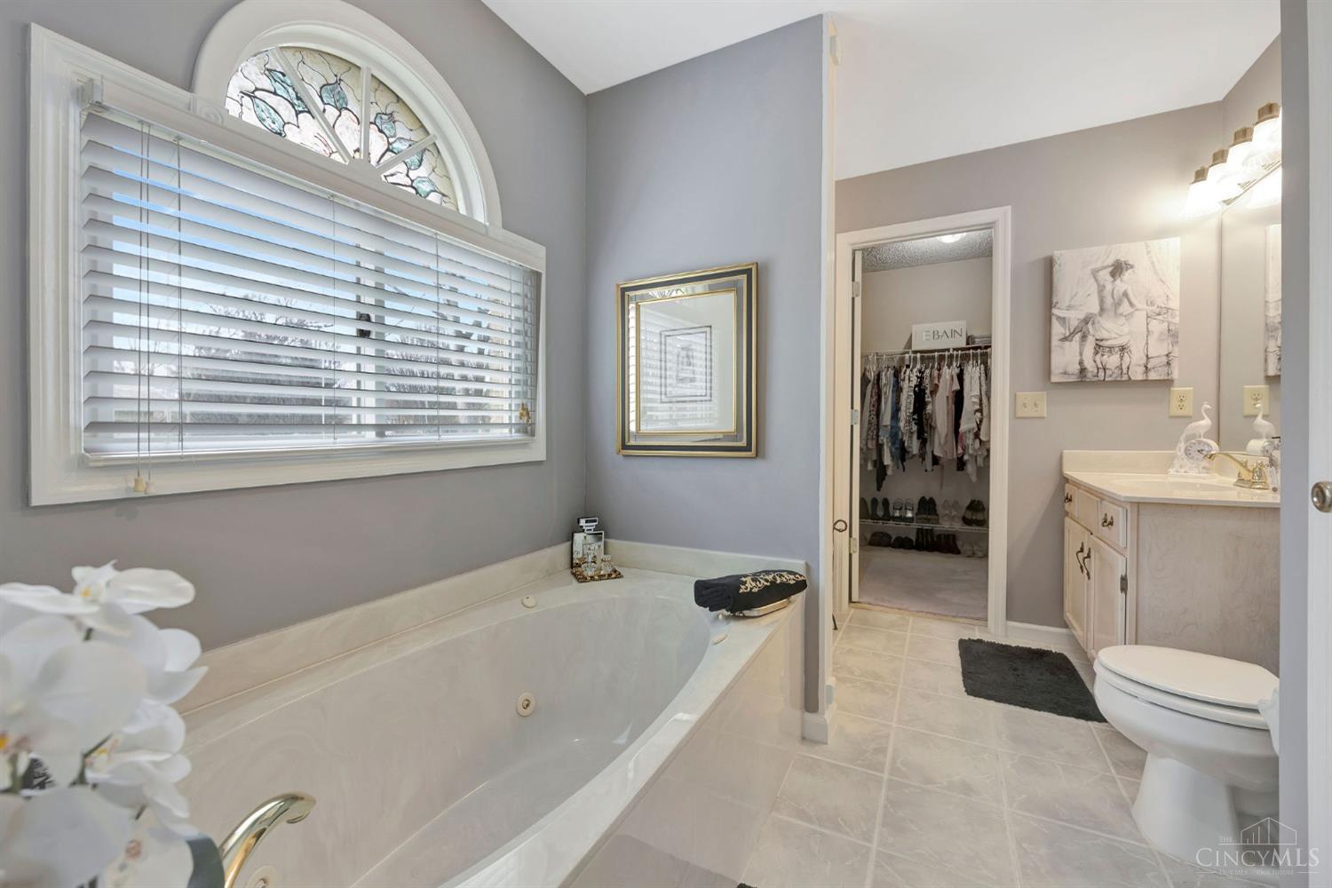 1628 Thall Drive, Hamilton, Ohio image 31