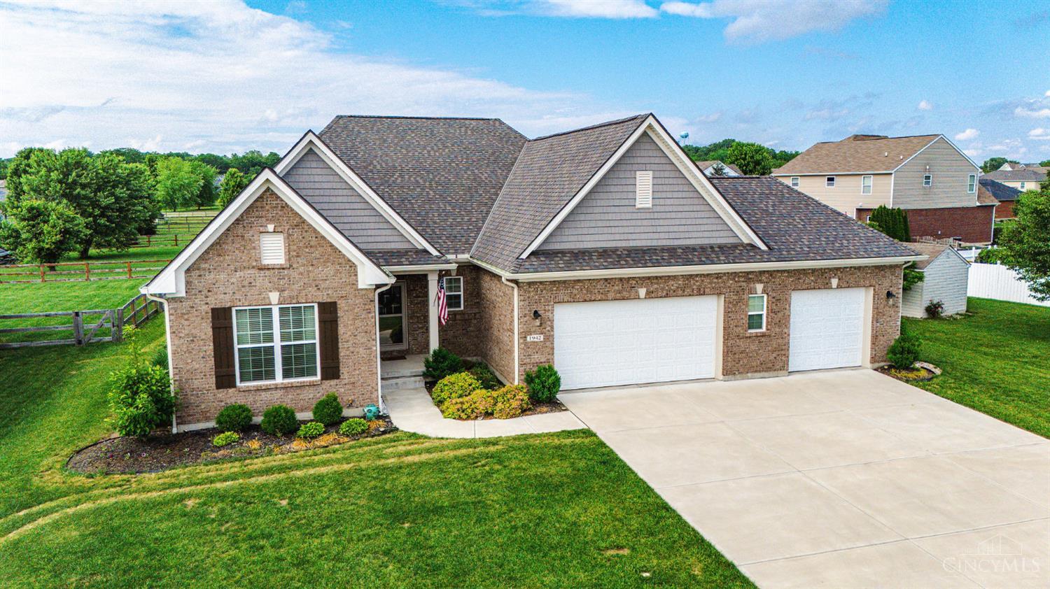 1942 Cathedral Lane, Hamilton, Ohio image 1