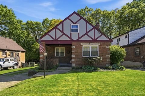 Photo of 667 Overlook Avenue, Cincinnati, OH 45238 (MLS # 1876482)