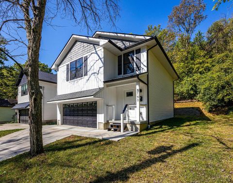 Photo of 5143 Camargo Road, Cincinnati, OH 45227 (MLS # 1873407)