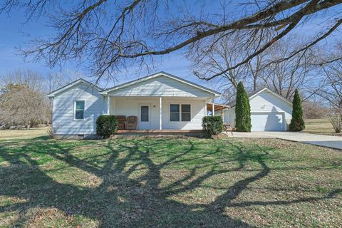 Photo of 5604 Route 123, Franklin, OH 45005 (MLS # 1869811)