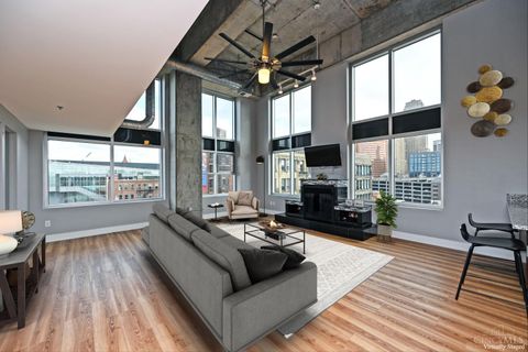 Photo of 353 W Fourth Street #600, Cincinnati, OH 45202 (MLS # 1879795)