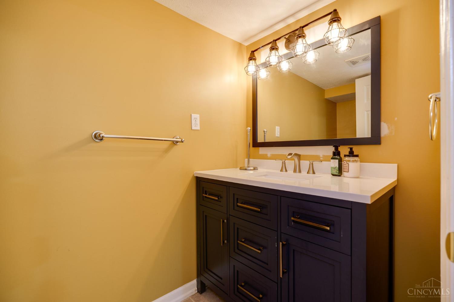 5088 Harvestdale Drive, Mason, Ohio image 42