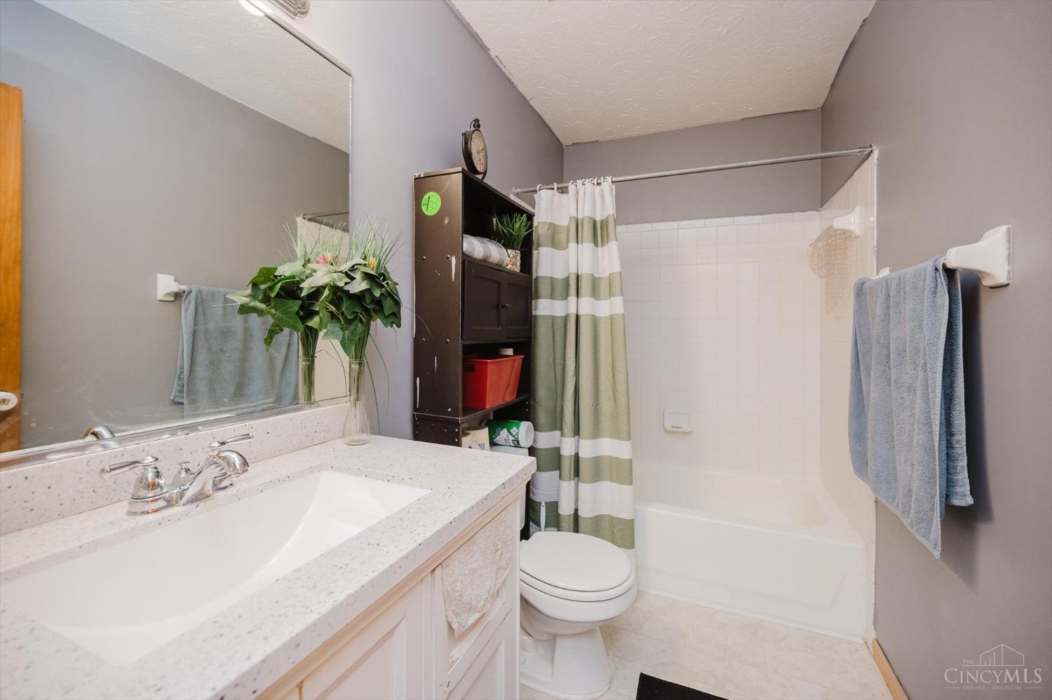 8589 Essex Orchard Station Drive, Fairfield, Ohio image 12
