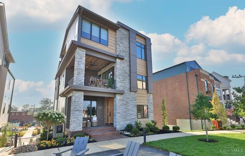 Photo of 2930 Three Oaks Lane, Cincinnati, OH 45209 (MLS # 1856594)