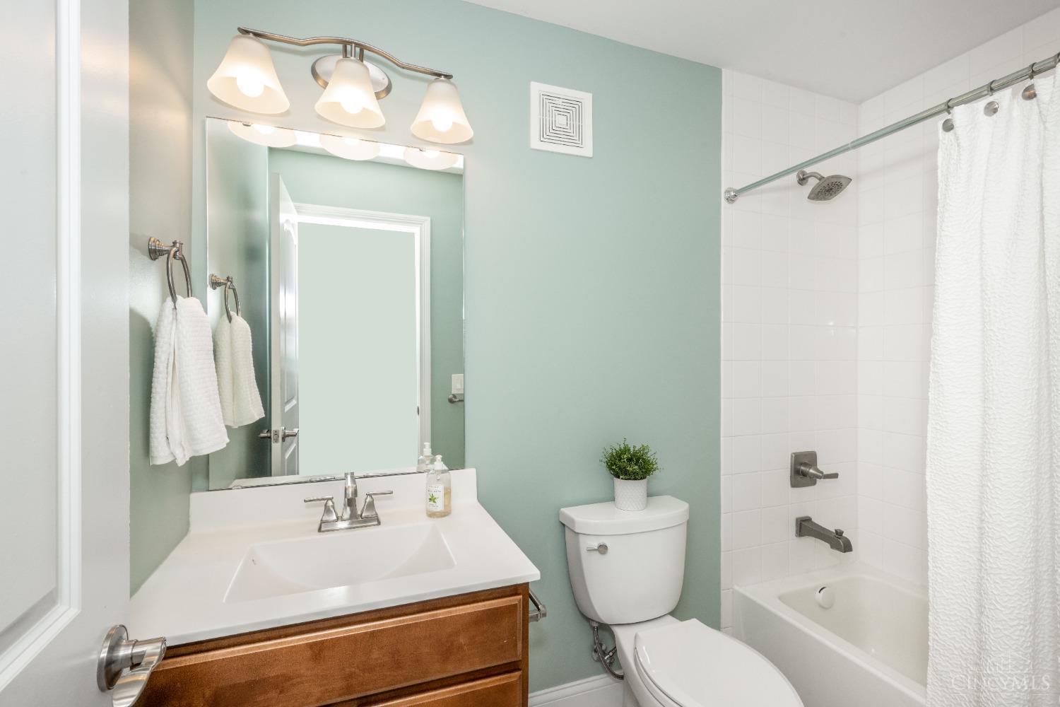 8931 Kenwood Road, Blue Ash, Ohio image 47