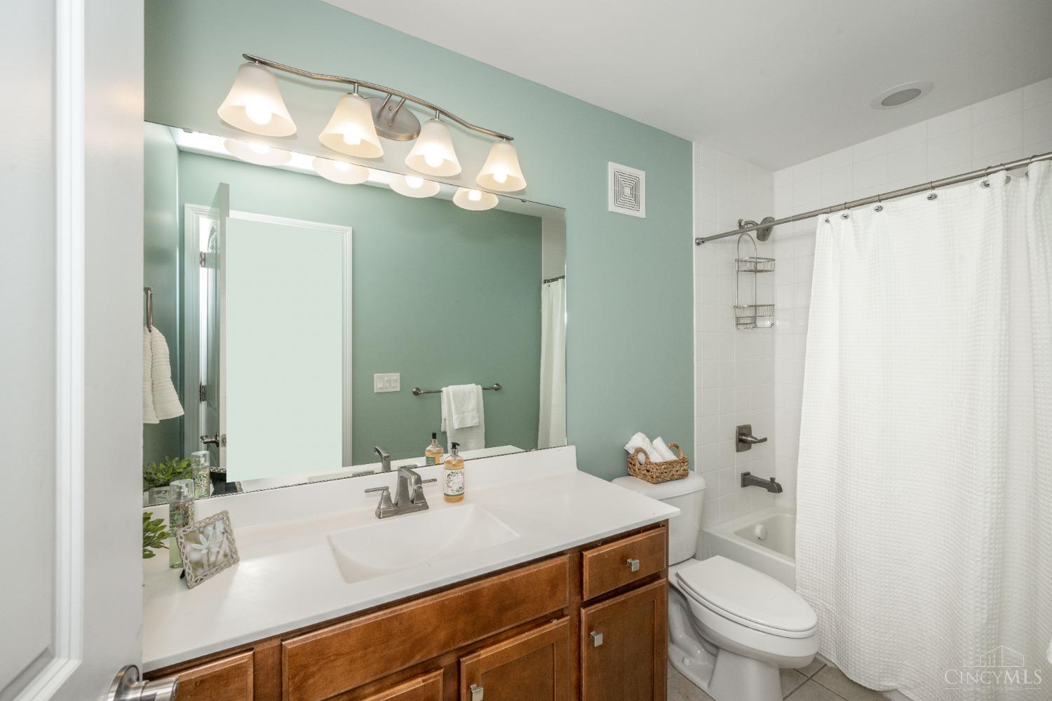 8931 Kenwood Road, Blue Ash, Ohio image 49