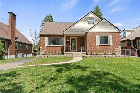 Homes For Sale - 3114 Ramona Avenue<br/> Cincinnati, OH 45211