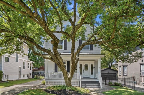 Homes For Sale - 3767 Hyde Park Avenue<br/> Cincinnati, OH 45209
