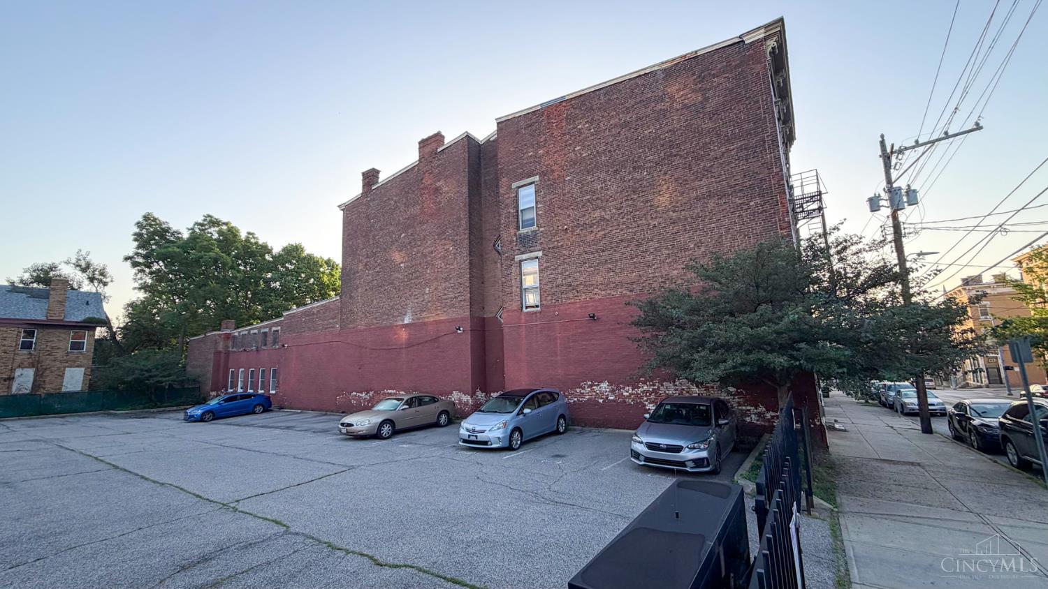 24 E University Avenue