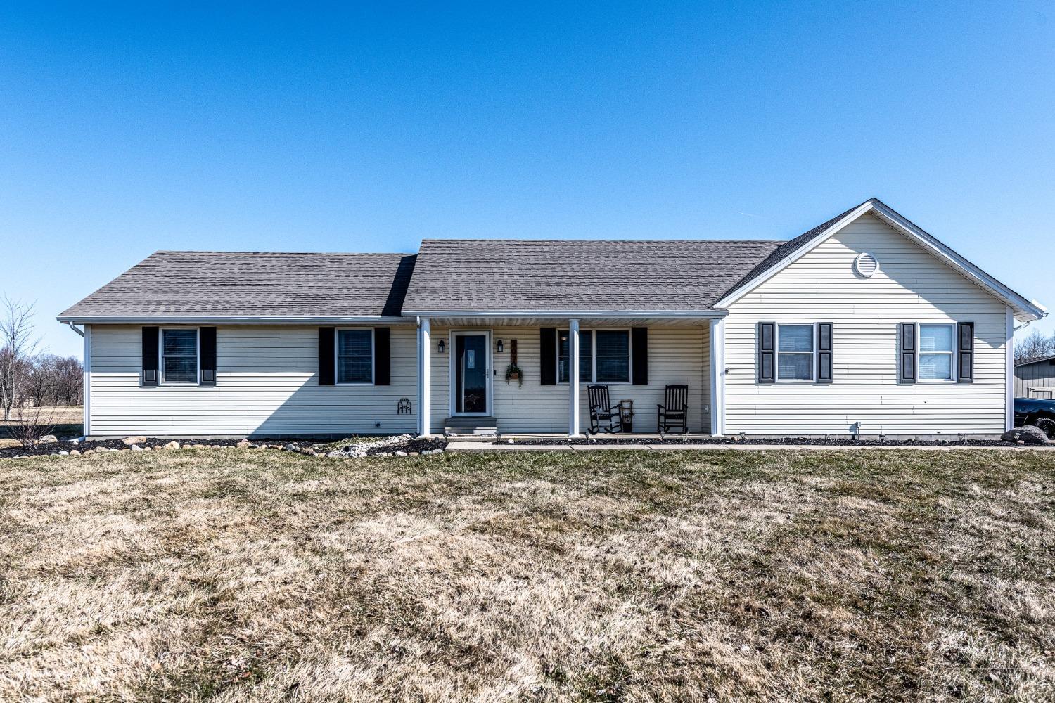 207 Oakland Meadows Boulevard, Wilmington, Ohio image 2