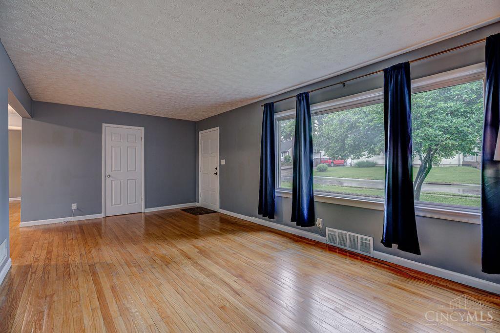1521 Parkview Avenue, Hamilton, Ohio image 4