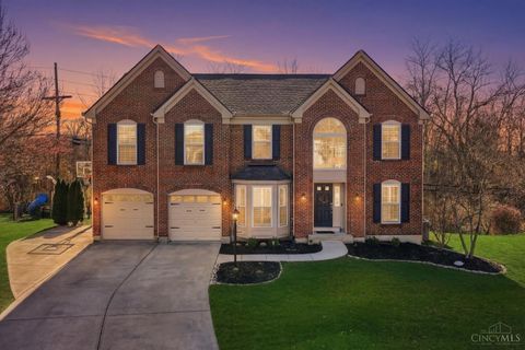 Photo of 118 Hounds Run, Loveland, OH 45140 (MLS # 1871240)