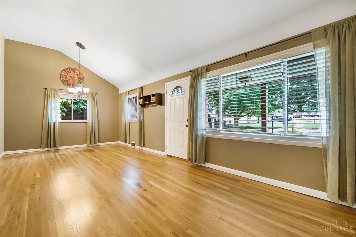 5796 Green Acres Court, Cincinnati, Ohio image 3