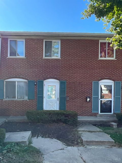 Photo of 1559 Meredith Drive #18, Springfield Township, OH 45231 (MLS # 1853518)