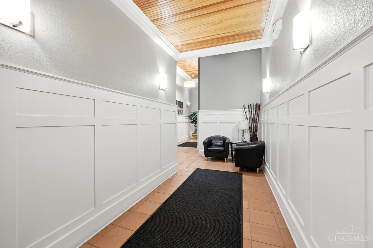 417 Vine Street 401
