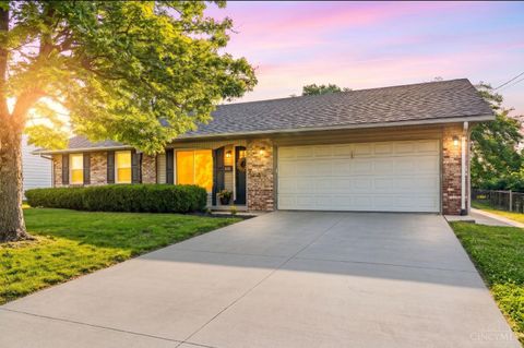 Photo of 502 Cranewood Dr DR, Trenton, OH 45067 (MLS # 1879282)