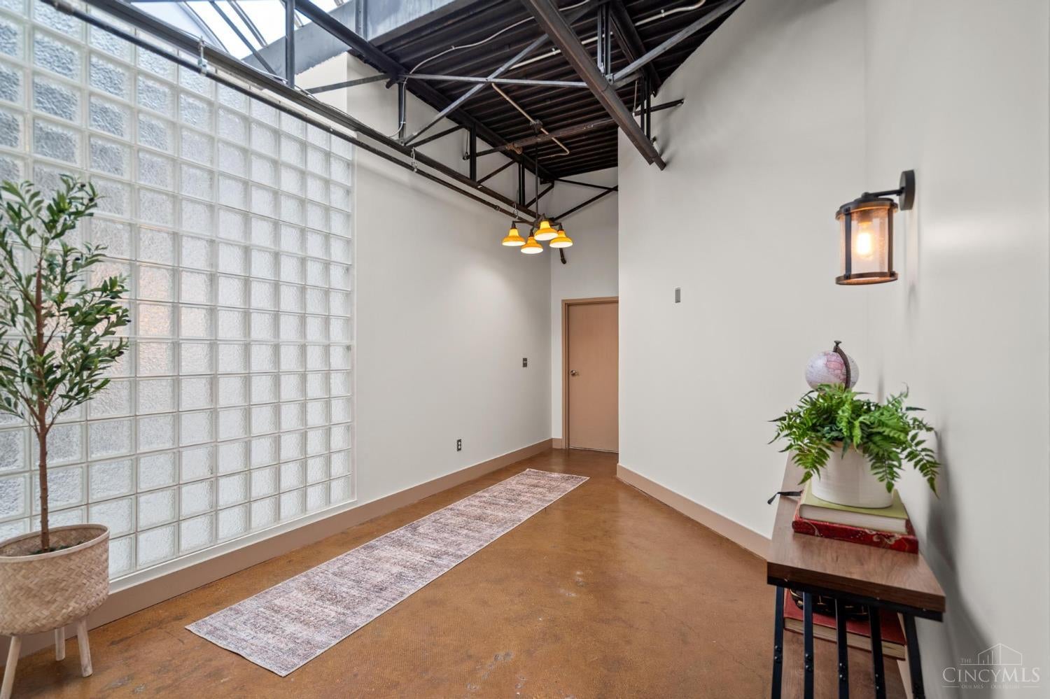 512 Reading Road 203