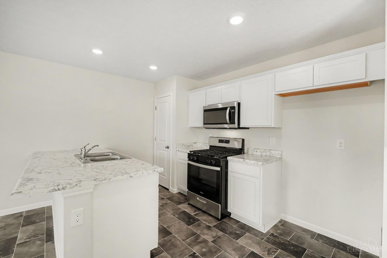 122 Ashburn Way