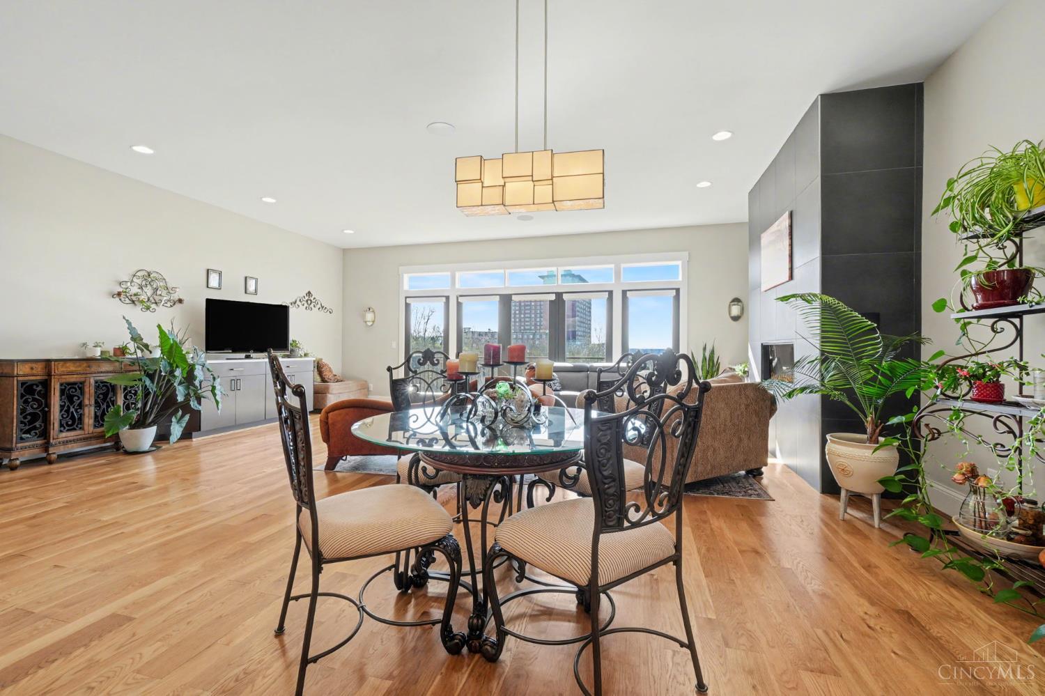 5971 Woodland Lane