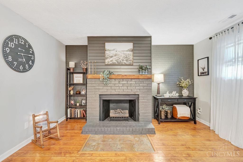 8594 Kingston Drive, Franklin, Ohio image 23