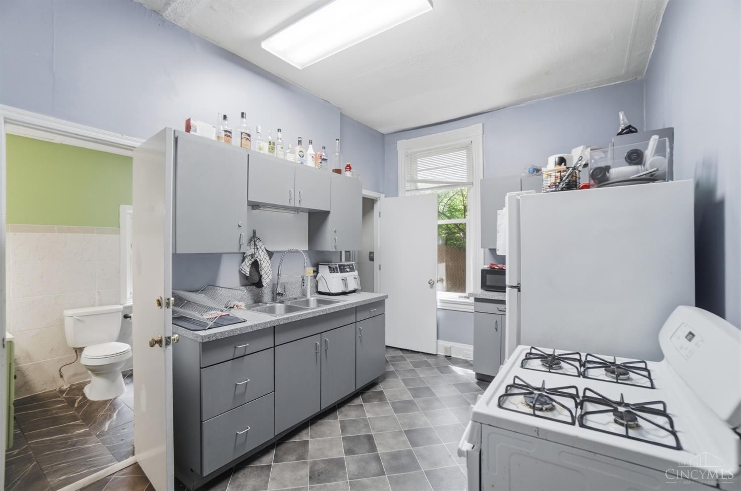 2238 Flora Street
