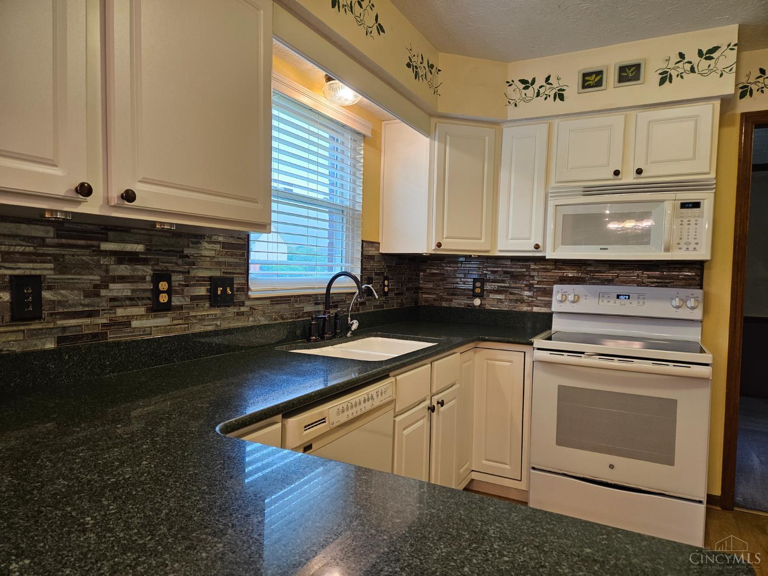 8271 Colonial Mill Manor Mnr, West Chester, Ohio image 10