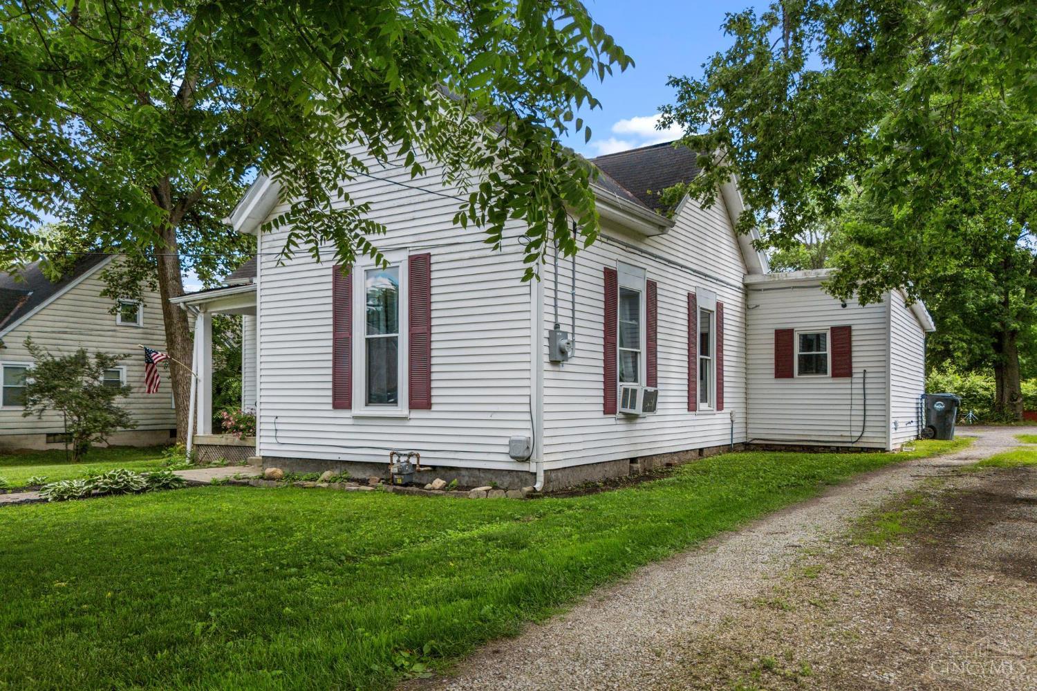 512 W Locust Street