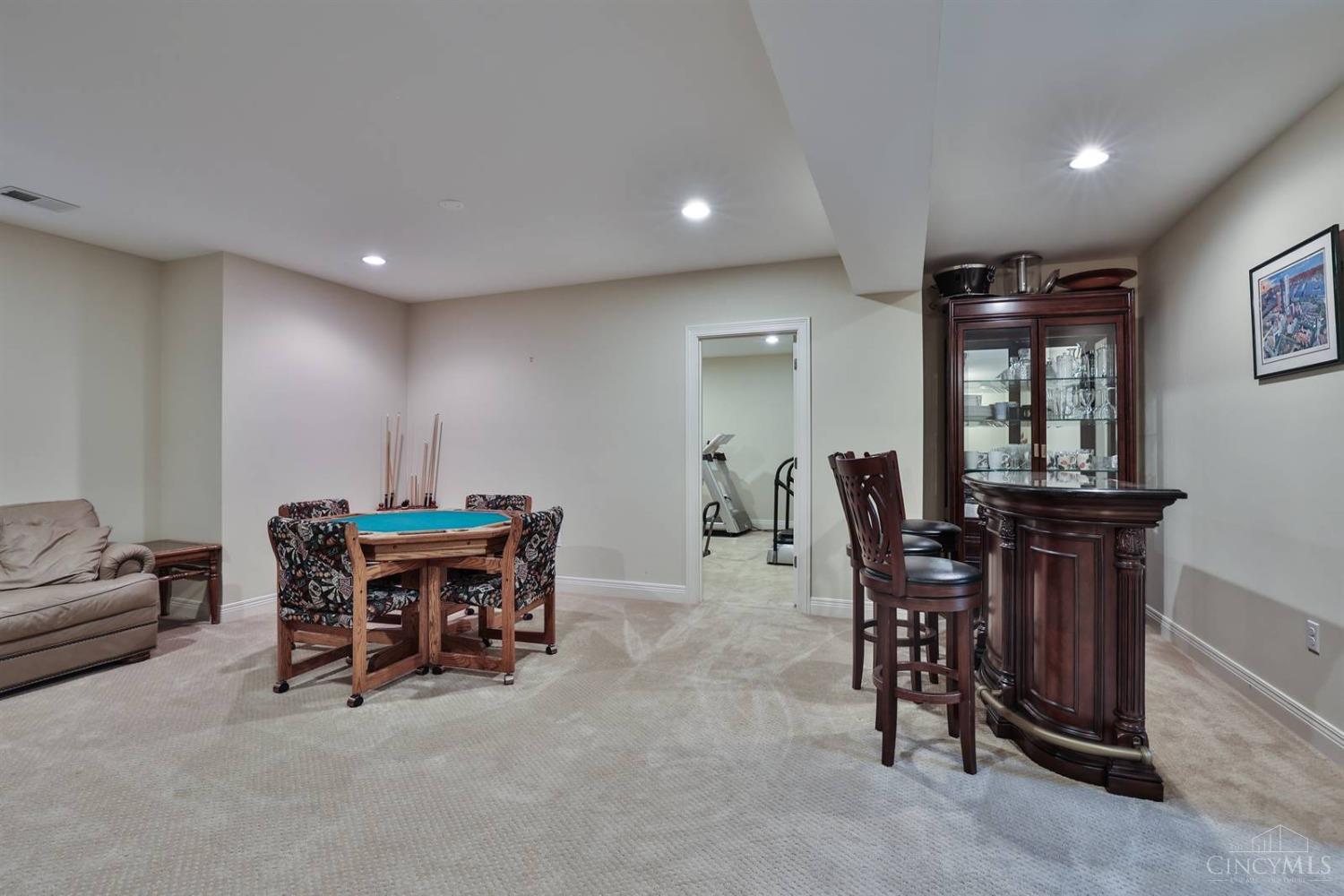 9563 Park Manor Boulevard, Blue Ash, Ohio image 3