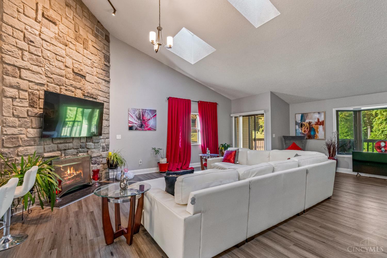 Fairfield, Ohio 45014, United States, 3 Bedrooms Bedrooms, ,3 BathroomsBathrooms,Residential,Active,222104