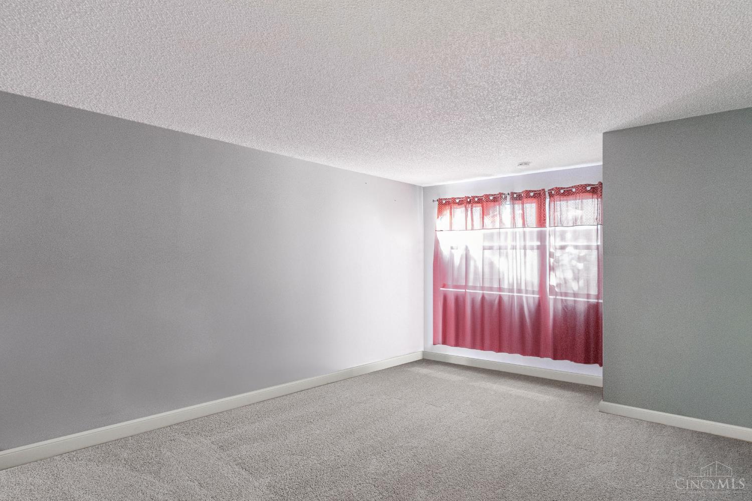 Fairfield, Ohio 45014, United States, 3 Bedrooms Bedrooms, ,3 BathroomsBathrooms,Residential,Active,222104