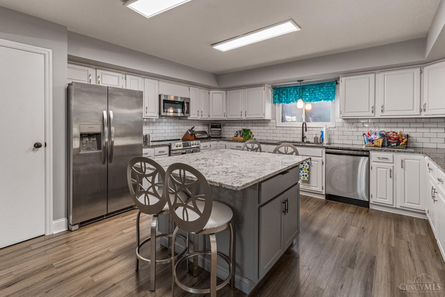 Fairfield, Ohio 45014, United States, 3 Bedrooms Bedrooms, ,3 BathroomsBathrooms,Residential,Active,222104