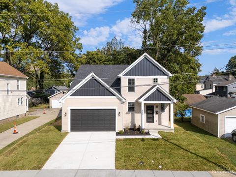 Photo of 5312 Dora Avenue, Cincinnati, OH 45227 (MLS # 1867265)