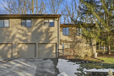 Photo of 129 Miami Lakes Drive, Milford, OH 45150 (MLS # 1864414)