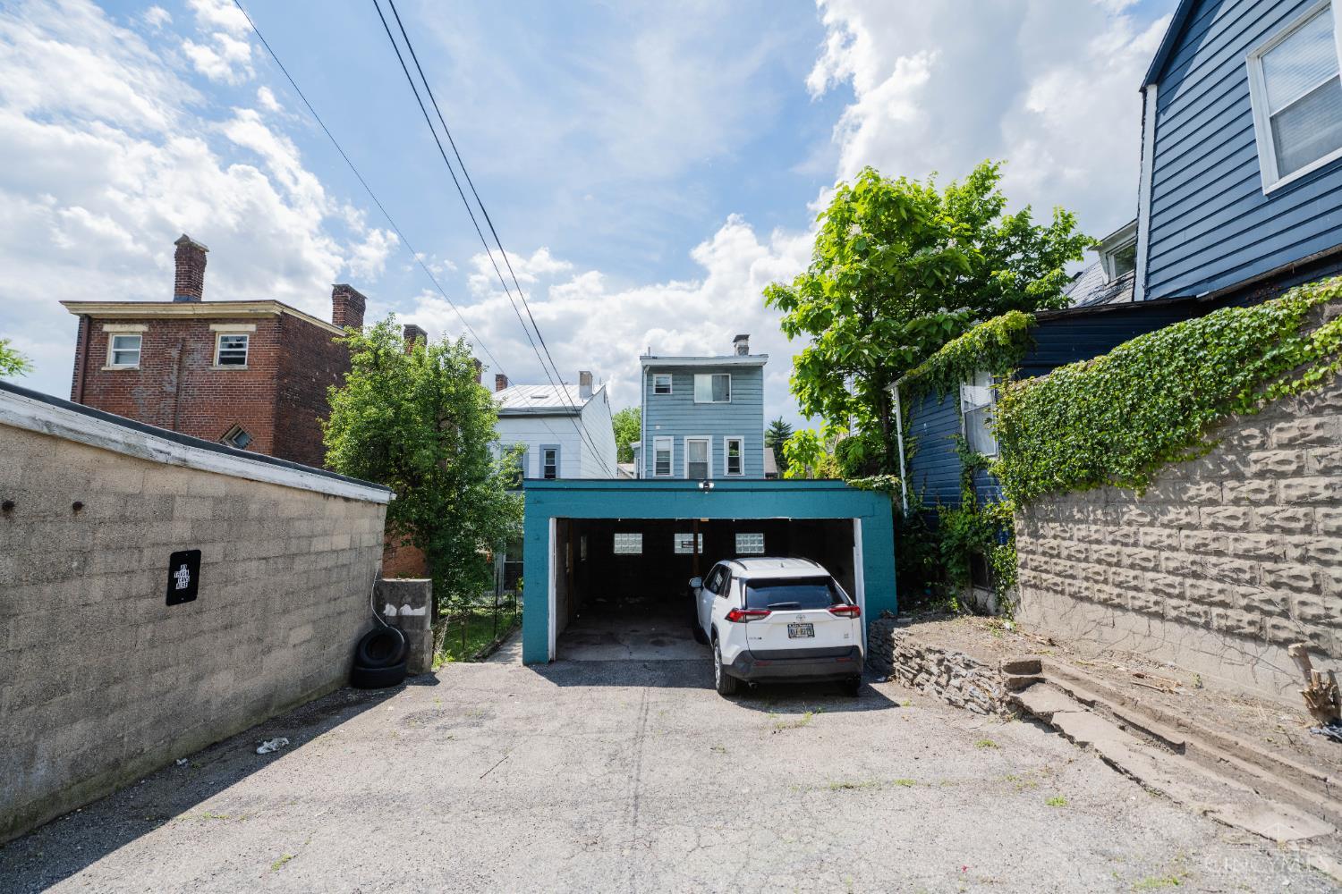 2228 Reading Road