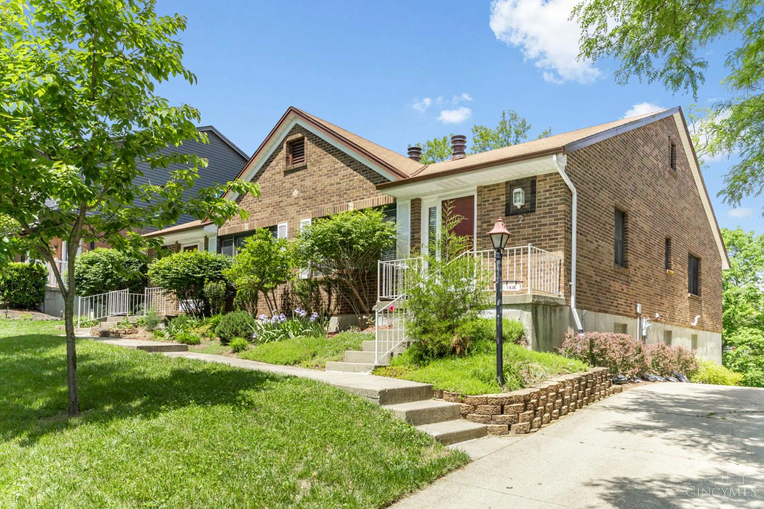 1813 Tuxworth Avenue 2(10)