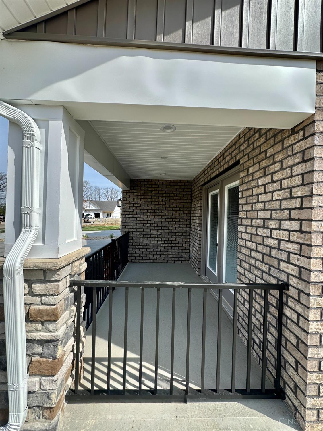 5019 Waterford Drive, Middletown, Ohio image 7
