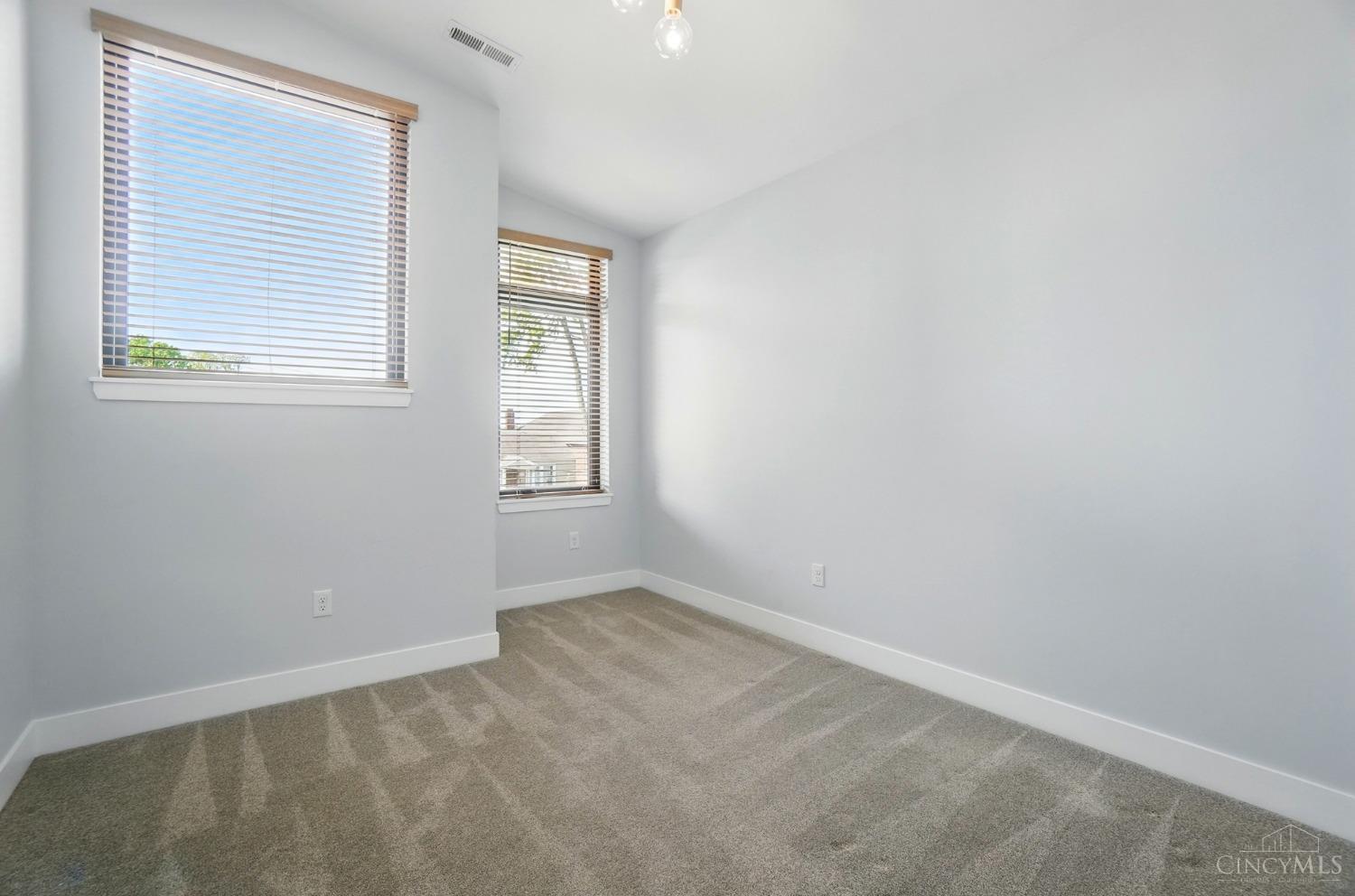 4846 Myrtle Avenue, Blue Ash, Ohio image 34