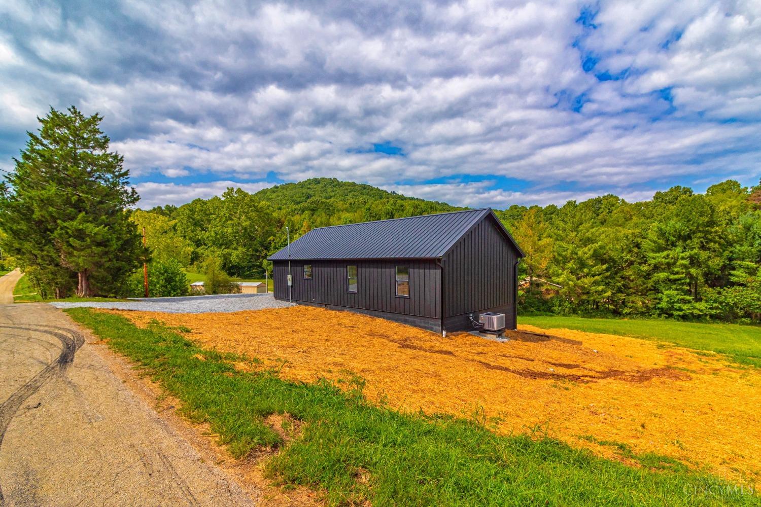 1078 Tulip Road, Lynx, Ohio image 9