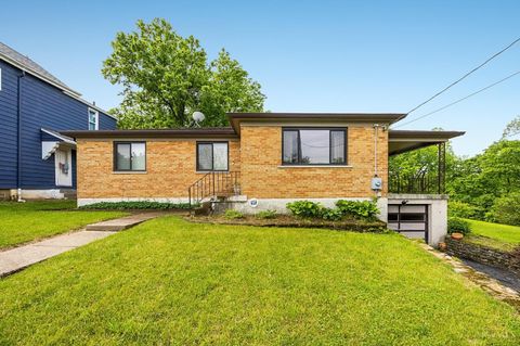 Photo of 4137 Heyward Street, Cincinnati, OH 45205 (MLS # 1878614)