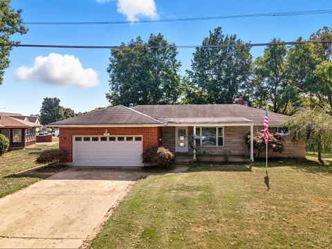 Photo of 1049 Gail Avenue, Fairfield, OH 45014 (MLS # 1856990)