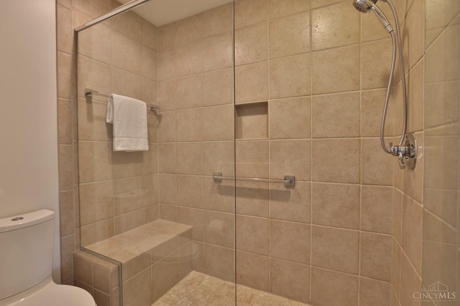 9521 Heather Court, Blue Ash, Ohio image 38