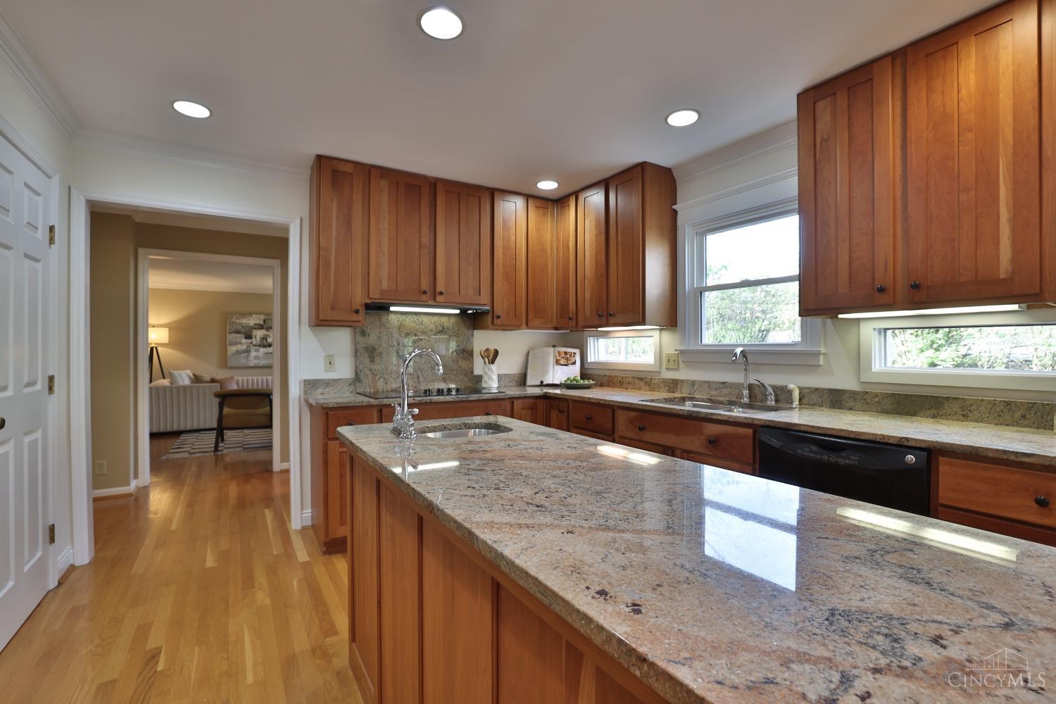 9521 Heather Court, Blue Ash, Ohio image 25