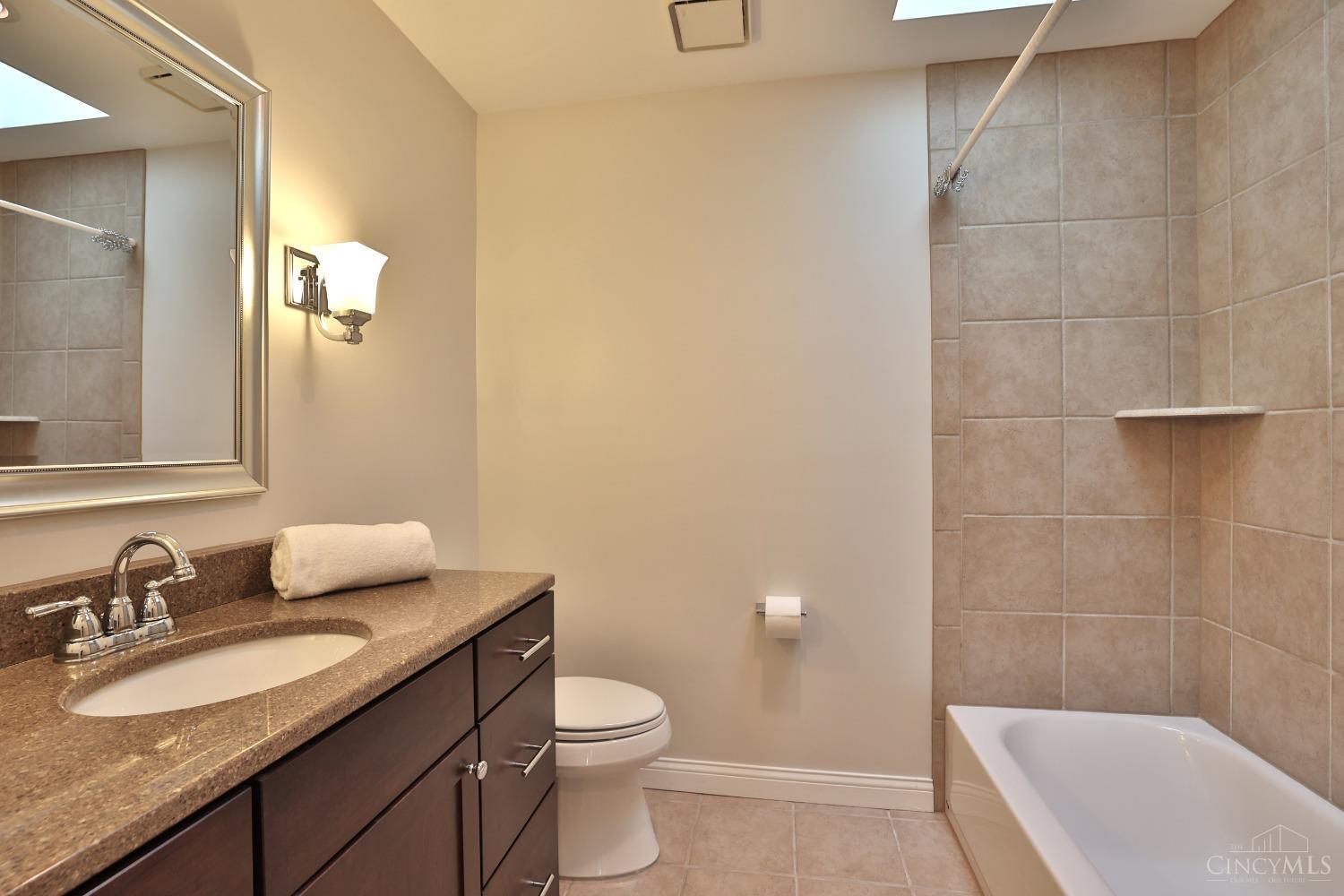9521 Heather Court, Blue Ash, Ohio image 48