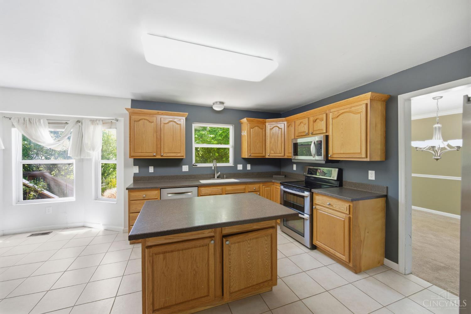1087 Kingsview Court