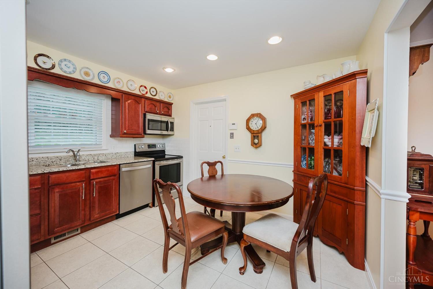 1513 Oak Knoll Court, Fairfield, Ohio image 10
