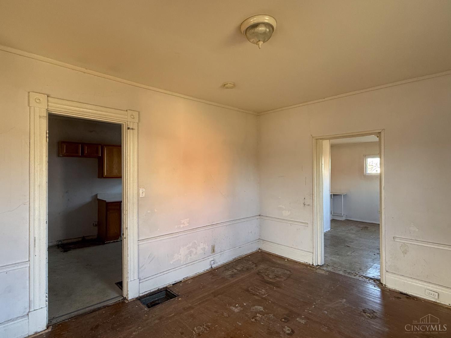 1608 Brewster Avenue