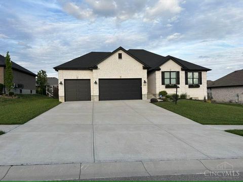 Photo of 139 Wolf Creek Court, Carlisle, OH 45005 (MLS # 1883047)